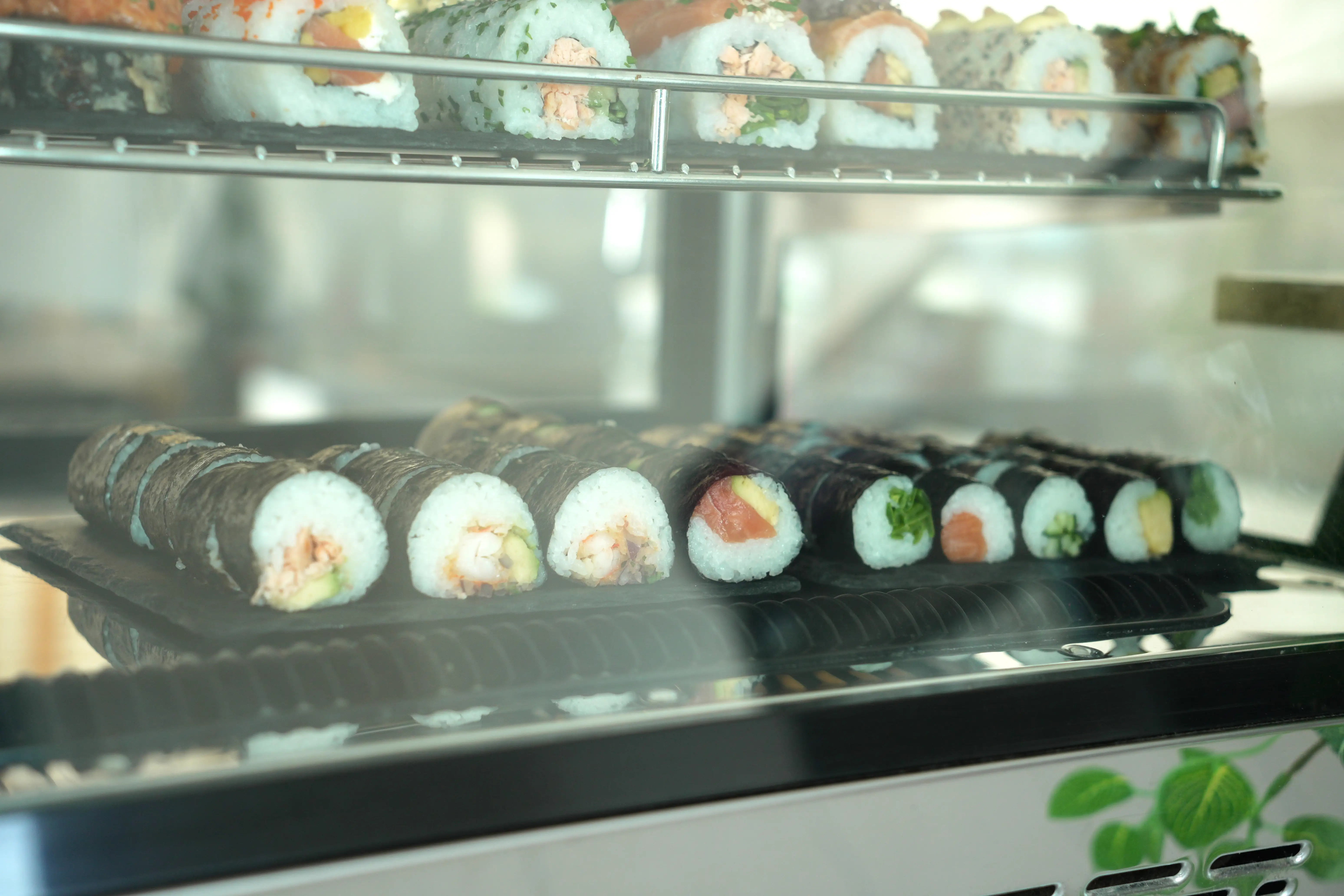 sushi-bar-yanagi-kam-zajit-olomouc (7).webp